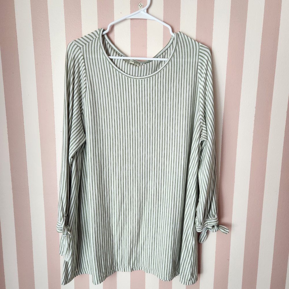 🏷Max Studio Green Striped Tunic with Tie Sleeves